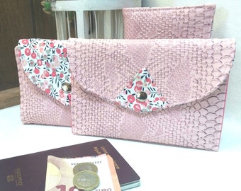 Wallet in pink and Liberty faux crocodile leather: your change, cards and papers in one place!