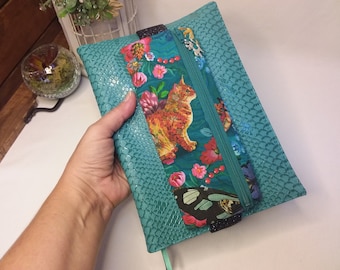 Vegan cover with notebook and pencil case: to take notes, to make a travel notebook or a creative journal