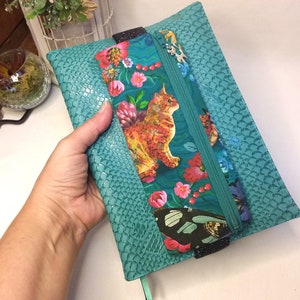 Couverture vegan avec carnet et trousse élastiquée : parfait pour prendre des notes, pour se faire un carnet de voyage ou un journal créatif image 8