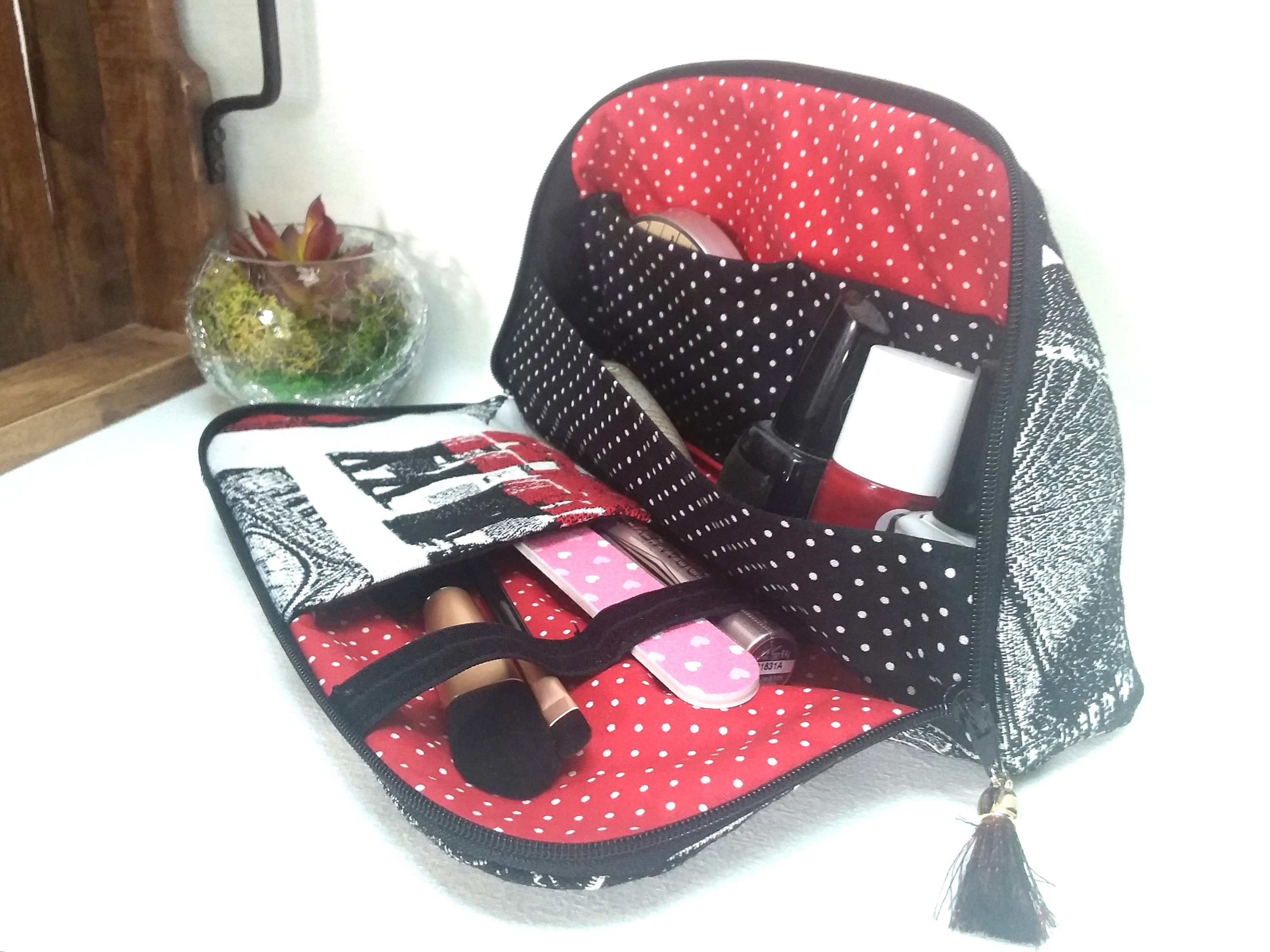 Trousse avec Grande Ouverture Londres Une Trousse à Crayons ou de Rangement Maquillage S'ouvrant Com