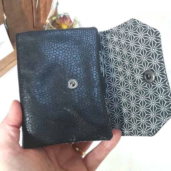 Portefeuille femme en suedine effet simili cuir crocodile noir et coton japonais étoiles géométriques : porte cartes et porte-monnaie vegan