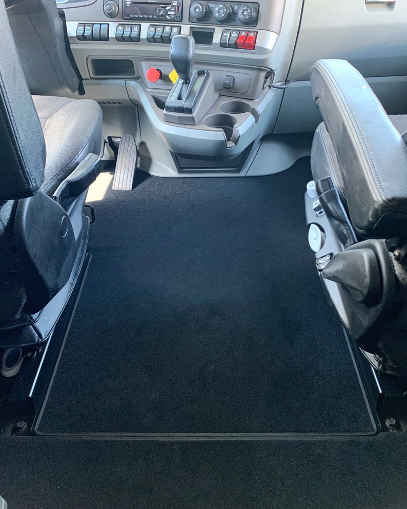 Kenworth T680 Floor Mats, 20122024 Years, Automat, Custom Cut and Full