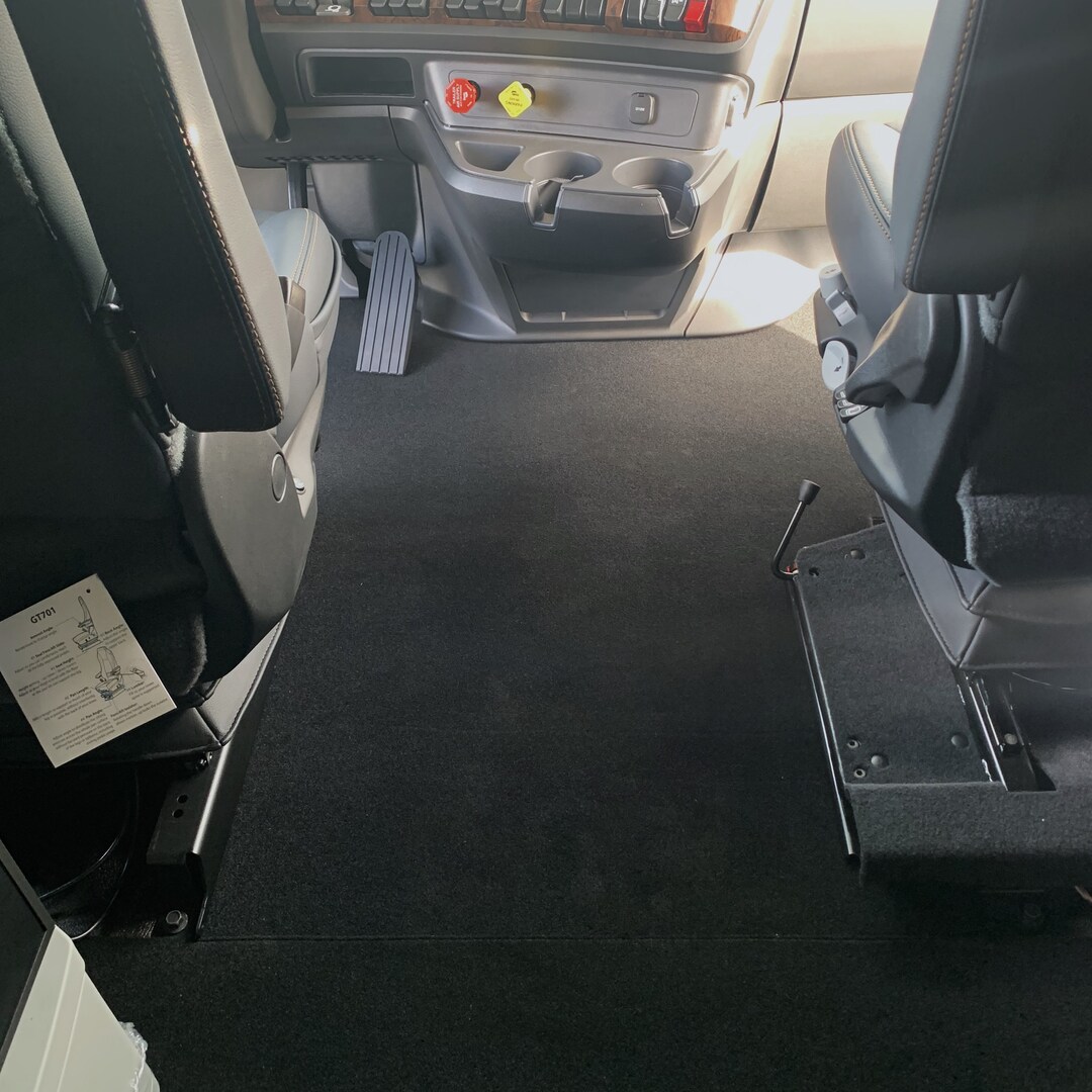 Kenworth W990 Carpet Floor Mats, 20192024 Years, Automatic, Full Floor