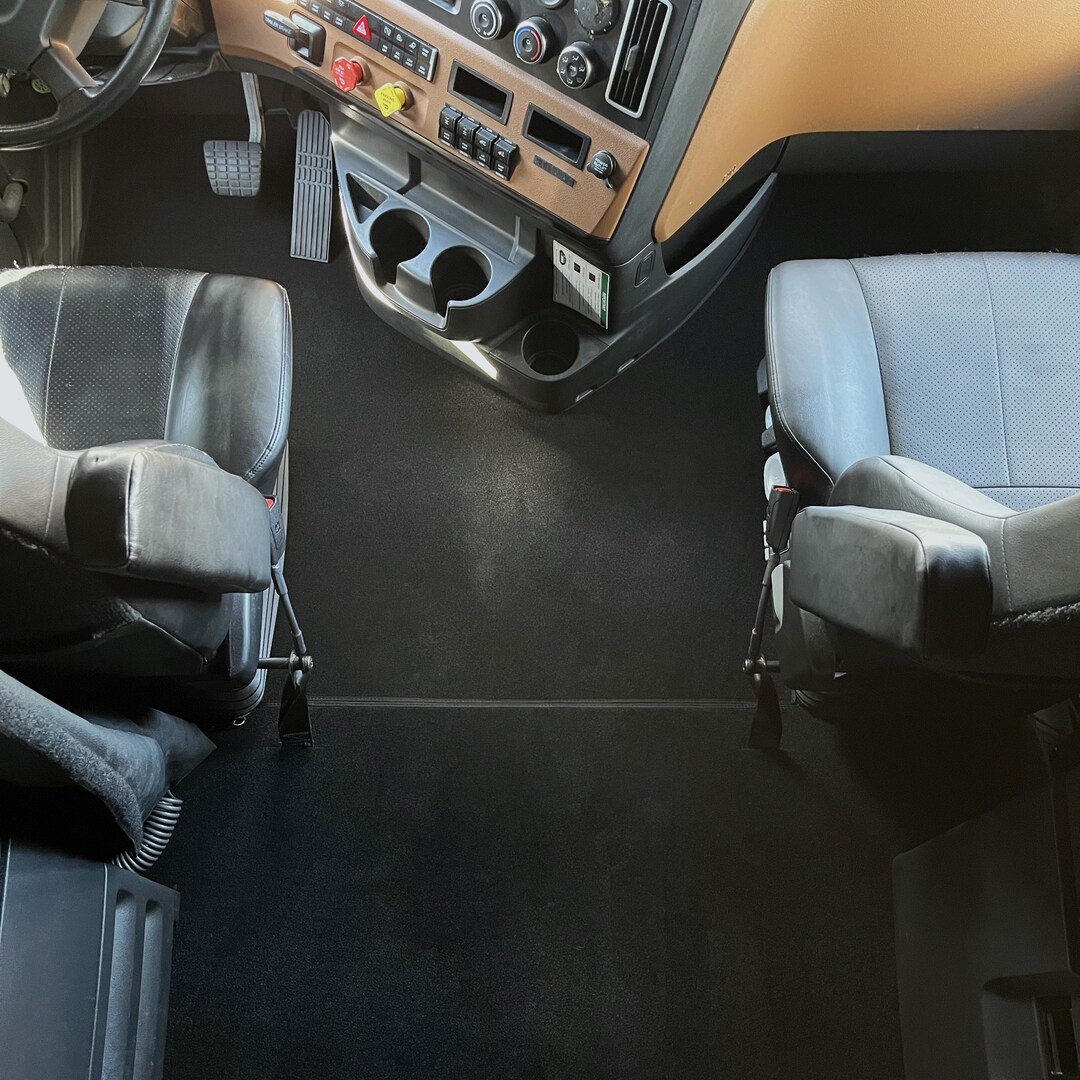 Freightliner Cascadia 126 Full Floor Protection Carpet Mats, P4 2018