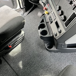 Freightliner Cascadia 126 Waterproof floor mats, Premium Full floor carpet mats, 2018-2024 sleeper, OEM Fridge, more info in description