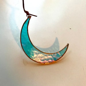 Crescent Moon (iridescent)