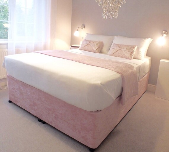 Pink Bed Runner In Crushed Velvet