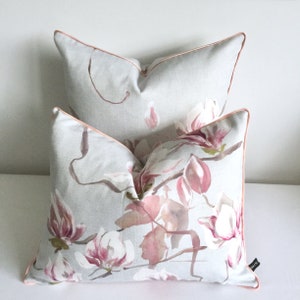 Pastell Kissenhülle. Blumen Kissen. Enteneikissen. Kissen im Laura Ashley Stil. Kissen hergestellt in Großbritannien. Hübscher Blumen Kissen in uk gedruckt