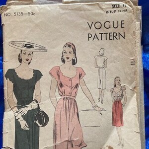 1944 Vogue 5135, 30" bust