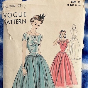 1941 Vogue 9209 - Evening Dress in sizes 30-32" bust