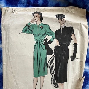 1945 Vogue Couturier Design Pattern 245 - vintage size 14/32&quot; bust