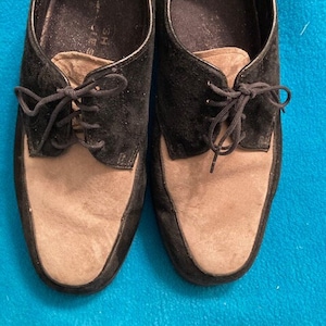Women&#39;s Vintage Hush Puppies 2-Tone Oxfords, size 7.5 W