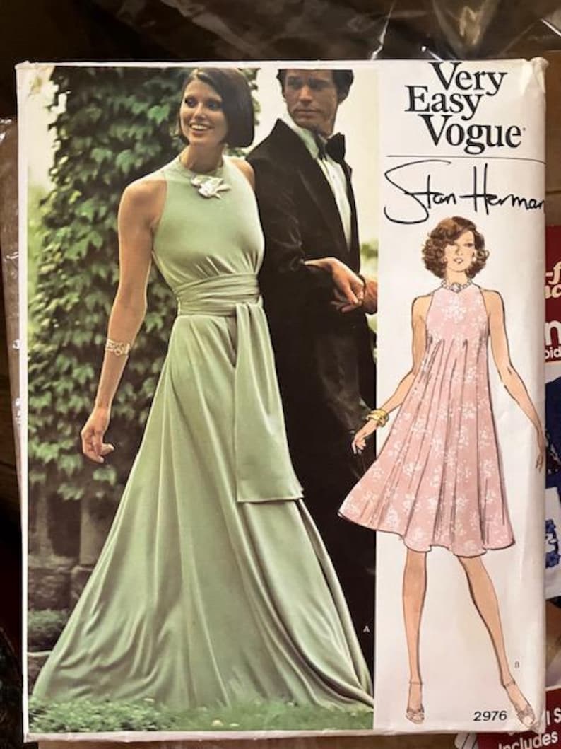 UNCUT 1973 Vogue 2976 - Stan Herman Design, Size 10/32.5