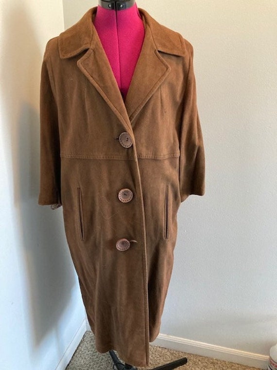 1960s Ladies Brown Suede Coat - Volup!