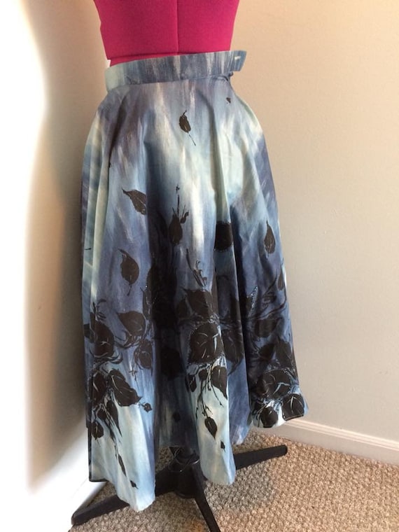 Circle skirt top border print