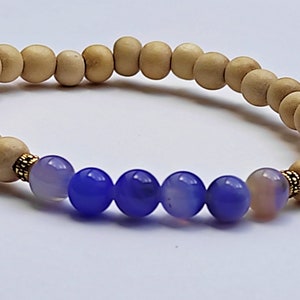 Wood bracelet and blue chalcedony beads image 3