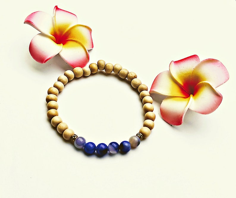 Wood bracelet and blue chalcedony beads image 4