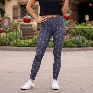 Poison Apple Evil Queen Villains Inspired - Disney Inspired Women's Yoga Leggings (New Global Edition)