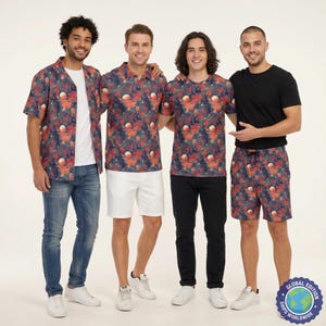 Peut inclure: Quatre personnes portant différentes tenues. Trois portent des chemises à manches courtes assorties avec un motif de coucher de soleil et floral. Une personne porte un short assorti. Les autres portent un jean et un short blanc. Tous portent des baskets blanches.