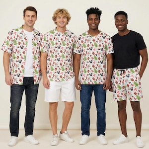 Puede incluir: Un juego de tres tazas de cerámica con un acabado moteado y mate. Las tazas son en tonos crema, gris claro y gris oscuro. Cada taza tiene un diseño simple y minimalista y un asa redondeada.