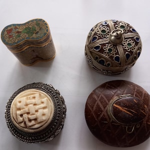 lot of vintage pill boxes