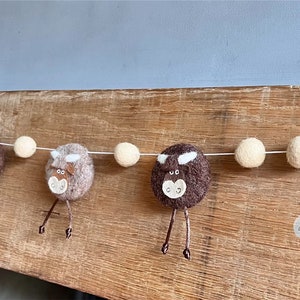Felted Highland Cow, Highland Cow Garland, Cow decoration, nursery decor.
