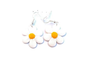 Boucles marguerites fimo bijoux fantaisie et uniques