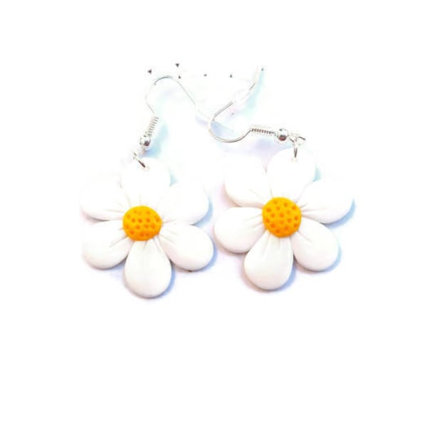 Boucles marguerites fimo bijoux fantaisie et uniques