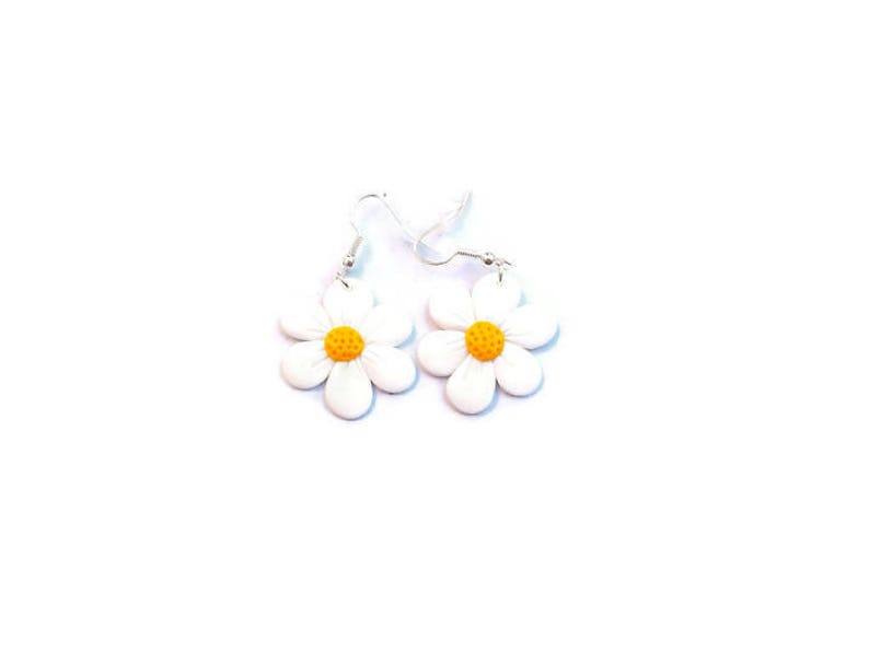 Boucles marguerites fimo bijoux fantaisie et uniques image 3