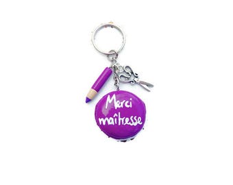 Porte-clé cadeau maitresse, merci maitresse fimo, cadeau macaron, idée merci maître, cadeau de fin d'année fimo, idée cadeau maitresse