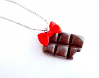 Collier gourmand tablette de chocolat croquée