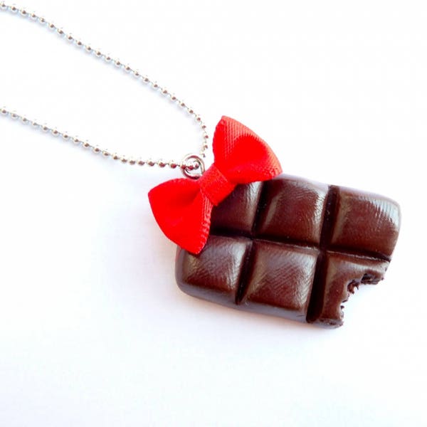 Collier gourmand tablette de chocolat croquée