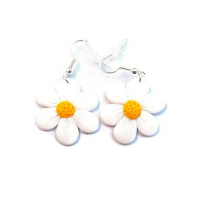 Boucles marguerites fimo bijoux fantaisie et uniques image 2