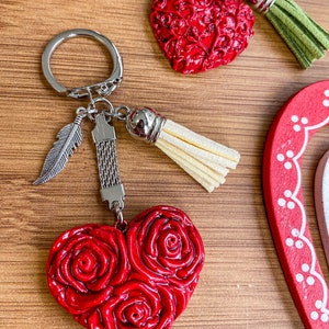 Porte clés coeur de roses rouges fimo, bijou love, Keychain fleurs rose, idée cadeau femme saint Valentin image 2