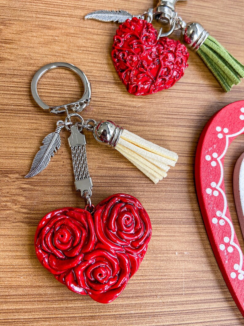 Porte clés coeur de roses rouges fimo, bijou love, Keychain fleurs rose, idée cadeau femme saint Valentin image 2