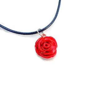 Collier rose rouge fimo, collier fleur femme, collier fleur rouge, collier rose, collier romantique fimo, idée cadeau femme,bijou romantique image 1