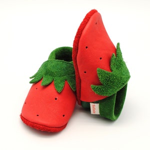 Finaliste Etsy Design Awards Ramping Shoes Leather Dolls Baby Shoes Girls Strawberry image 1