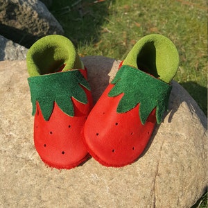 Finaliste Etsy Design Awards Ramping Shoes Leather Dolls Baby Shoes Girls Strawberry image 6