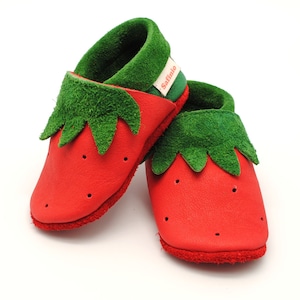 Finaliste Etsy Design Awards Ramping Shoes Leather Dolls Baby Shoes Girls Strawberry image 2