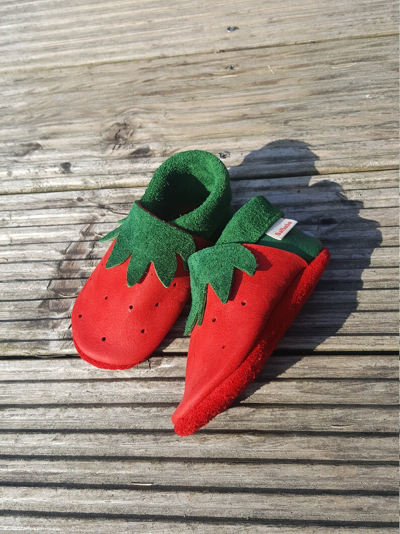 Finaliste Etsy Design Awards Ramping Shoes Leather Dolls Baby Shoes Girls Strawberry image 5