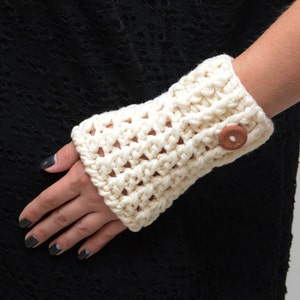 Hand Knitted Off-White Fingerless gloves, winter wrist warmers, Hand Warmers, Mittens, Knitting Arm Warmers, Winter fashion hand made gift