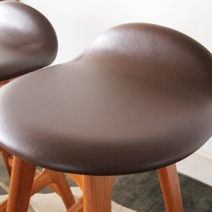 Pair 2 Vintage ERIK BUCH Model 61 Bar STOOL Barstool Teak Rosewood, Brown Vinyl, O.D. Mobler Danish Mid-Century Modern Eric Buck eames era image 5