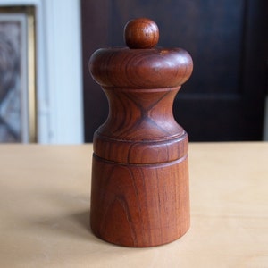 Rare Vintage Dansk DANISH TEAK PEPPER Mill peppermill Peugeot grinder Jens Quistgaard Jhq, Mid-Century Modern, mad men eames knoll era image 2