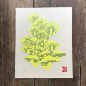 Linosnede met paddenstoel, handgedrukte originele print, verkleinde lino, prentkunst, gele schimmels, blokprint