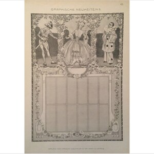 Könnte beinhalten: Eine Schwarzweißillustration eines Vintage-Designs mit einem dekorativen Rahmen mit floralem Motiv. Der Rahmen umschließt einen leeren Raum mit einem Gittermuster. Die Illustration zeigt drei Figuren: einen Mann mit Hut, eine Frau im Kleid und einen Narren.