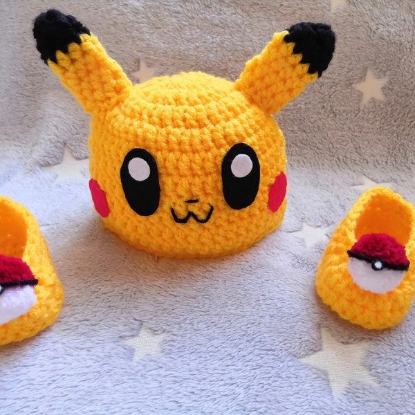 Bonnet Pikachu au crochet / Ensemble Pikachu / Accessoires photo cadeau bébé / Chaussons Pikachu / Ensemble cadeau Pikachu / Déguisement Pikachu au crochet pour bébé / nouveau-né