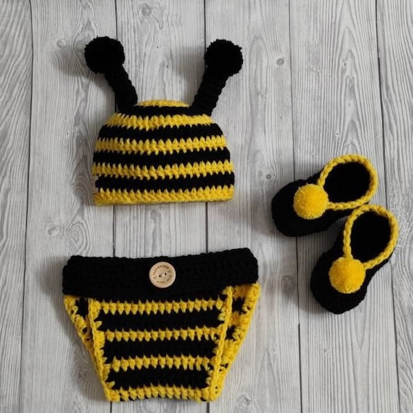 Crochet baby Bee outfit /bumblebee outfit /  bee costume / newborn  / Easter gift / birthday / crochet bee hat / photo prop /baby girl / boy