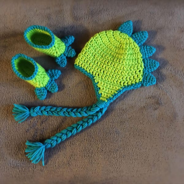 Crochet Dinosaur Outfit, hat & booties Baby boy costume, Dino set,Dinosaur set,  Baby shower gift, Photo session, Babies Set, Made to order