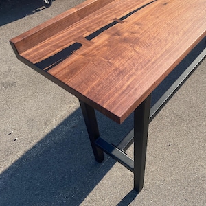 Solid Walnut Wood Bar Table / Sofa Bar Table Live Edge High Top Restaurant Counter / Cafe Coffee Pub Table Drink Rail Couch Table
