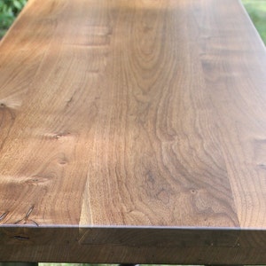 Encimera de nogal, barra de bar, mesa de madera maciza, barra de nogal con borde natural
